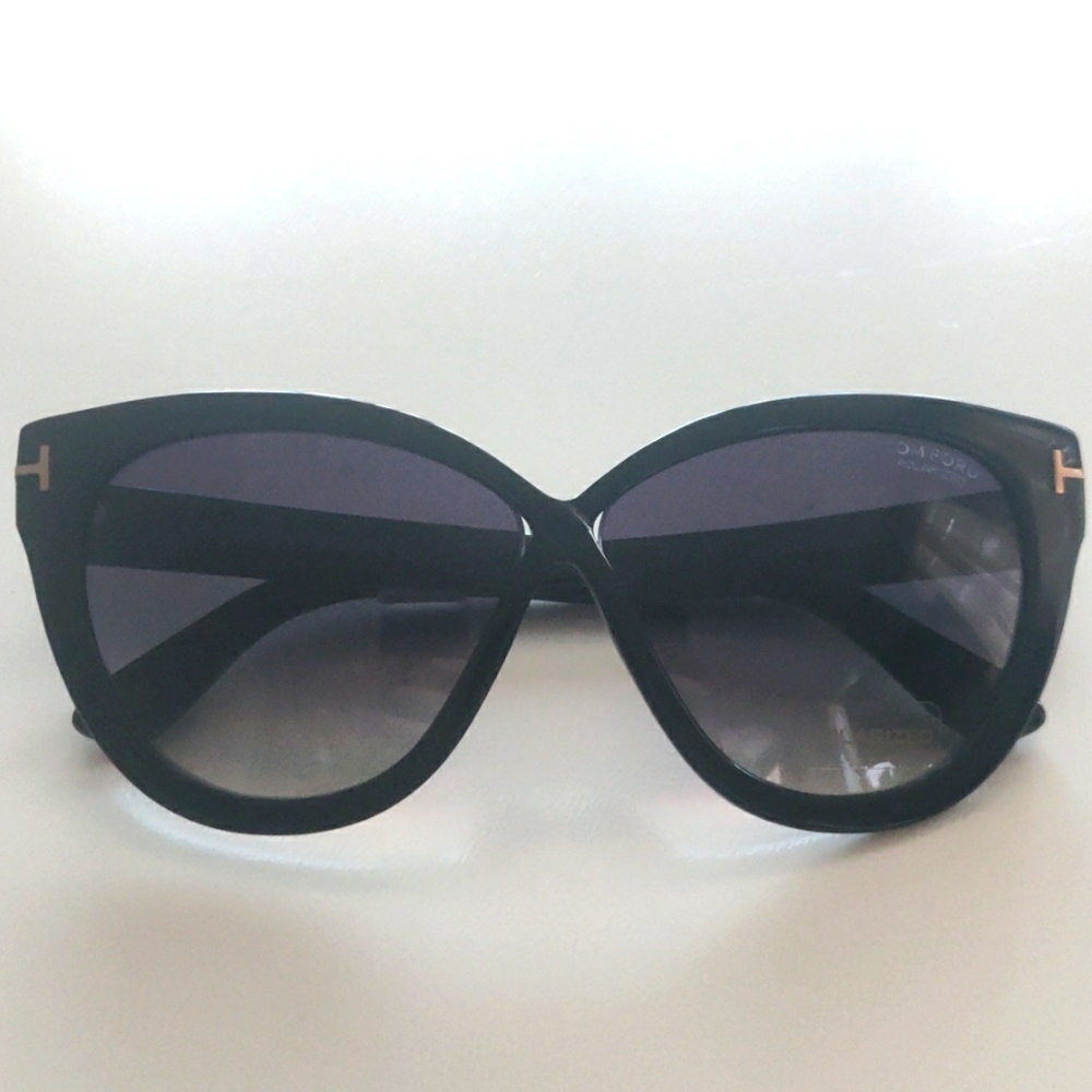 Tom Ford Polarized Sunglasses Anabella TF511 01D 59-11-140